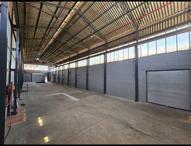 610M² WAREHOUSE TO LET IN BENROSE